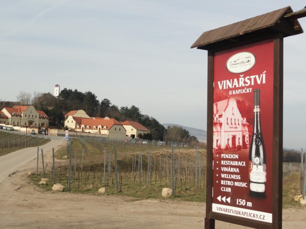 Hotel U Novomlynske Nadrze Nove Mlyny Zewnętrze zdjęcie